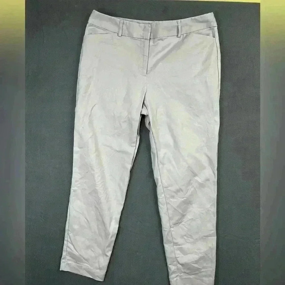 Liz Claiborne Career Emma Classic Pants Womens 8 light gray comfy cute crop 0614 - Picture 1 of 8